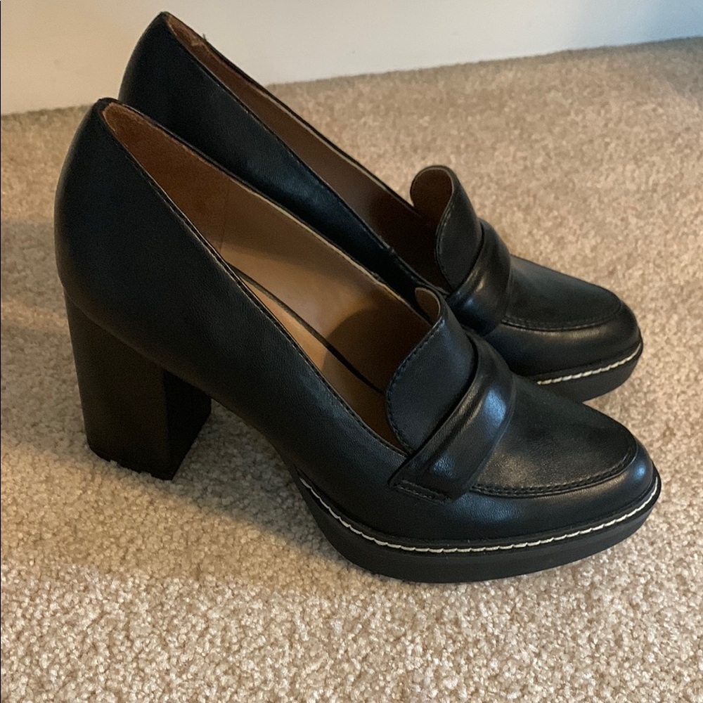 Naturalizer Black Heels with Classic Loafer Design